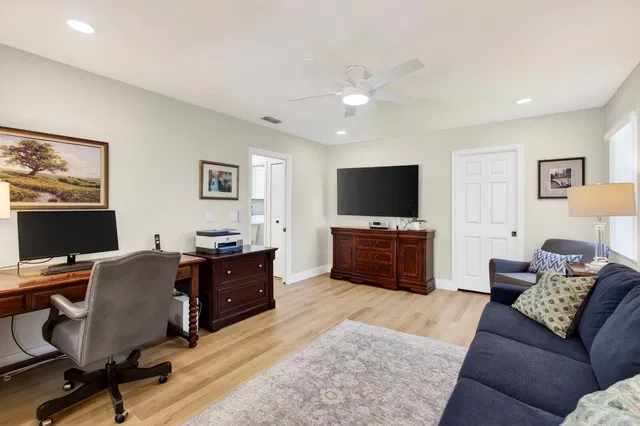 Residence photo 37