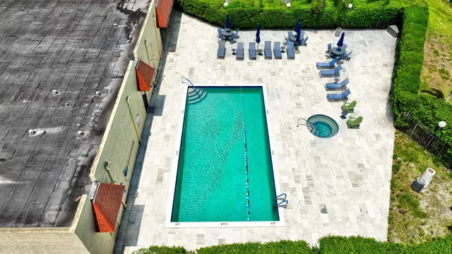 Residence photo 68