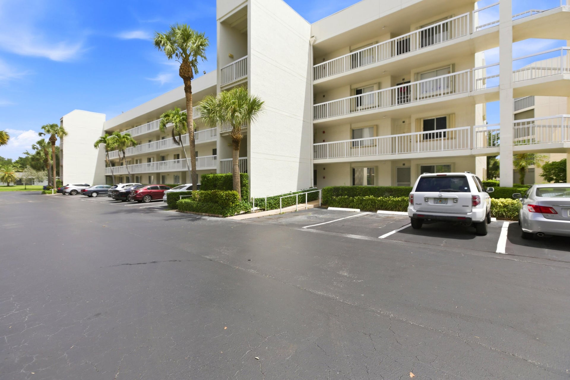 Unit 407 photo 2