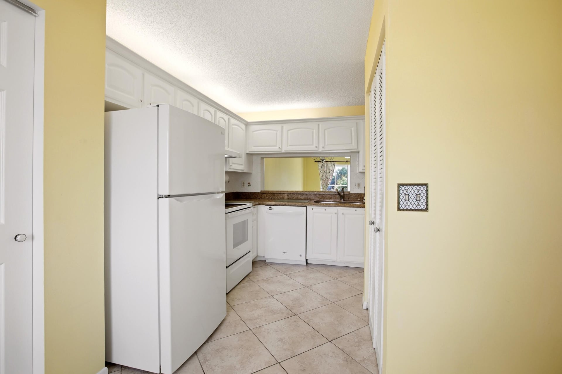 Unit 407 photo 14