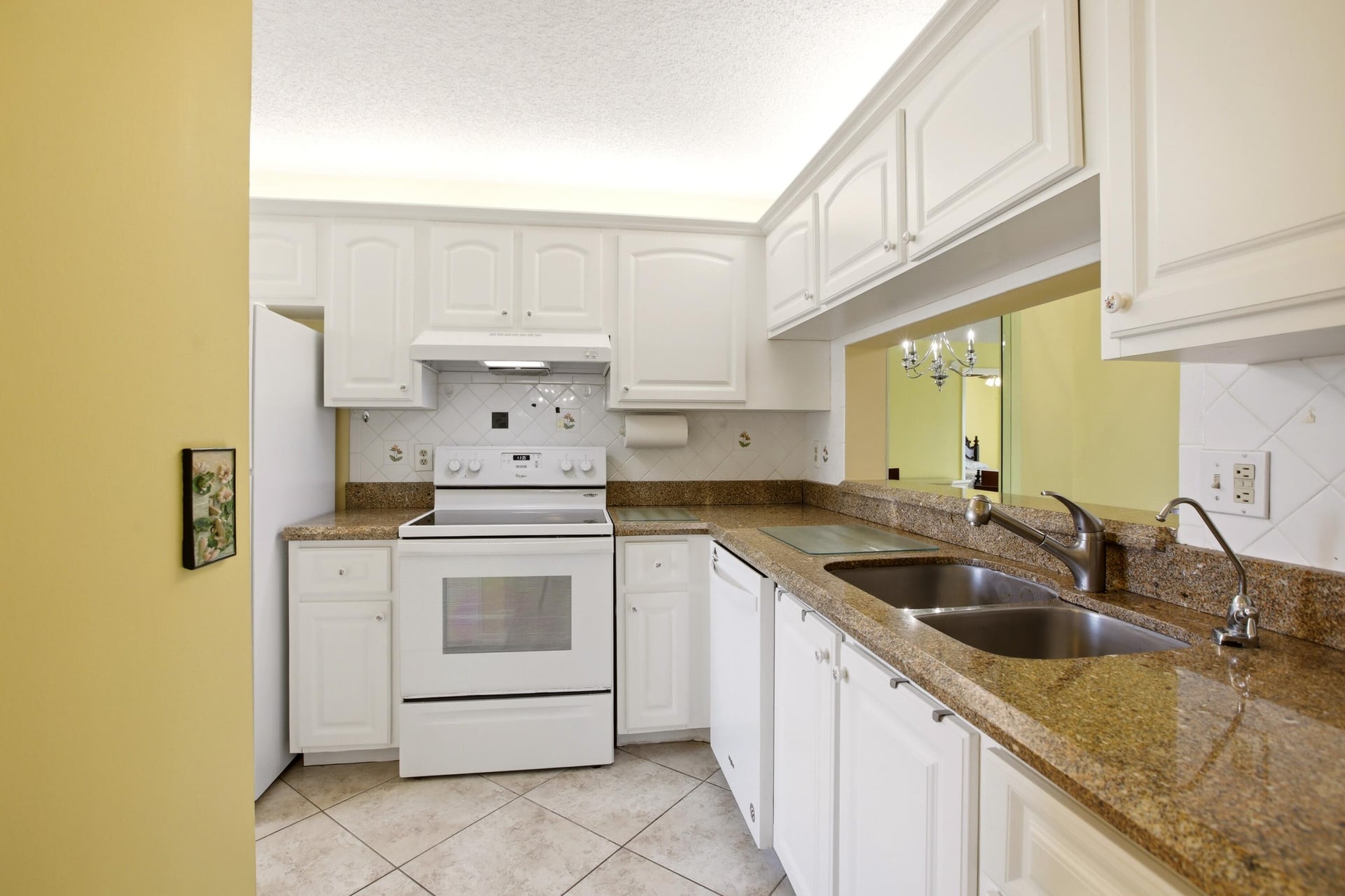 Unit 407 photo 15