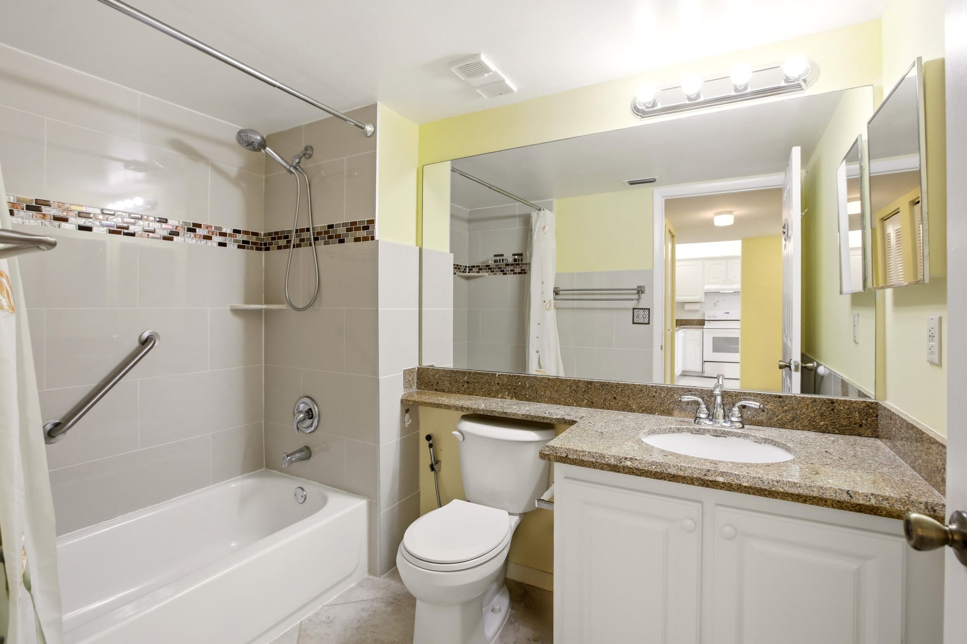 Unit 407 photo 21