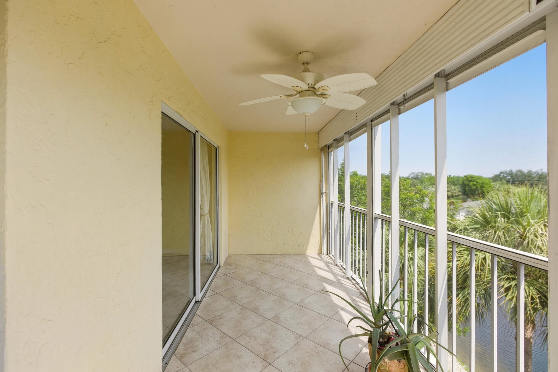 Unit 407 photo 29