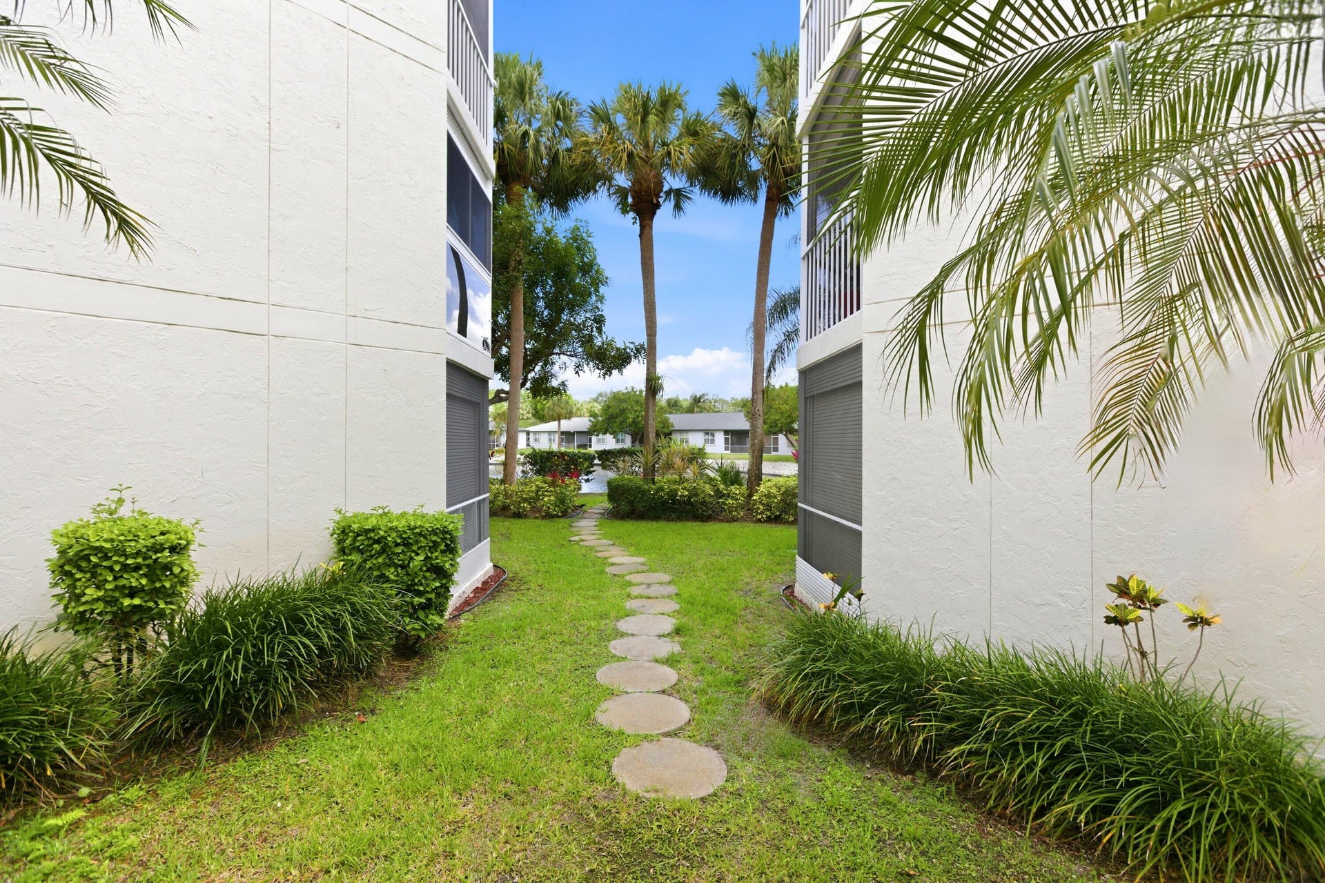 Unit 407 photo 32