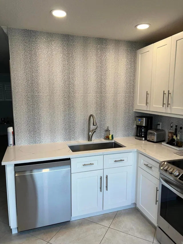 Unit 102 photo 10