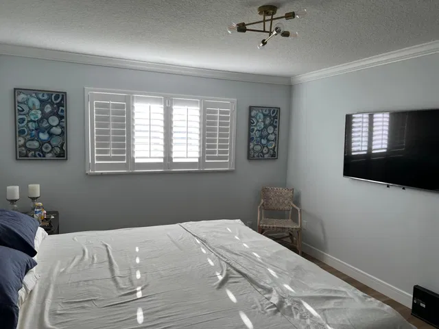 Unit 102 photo 11