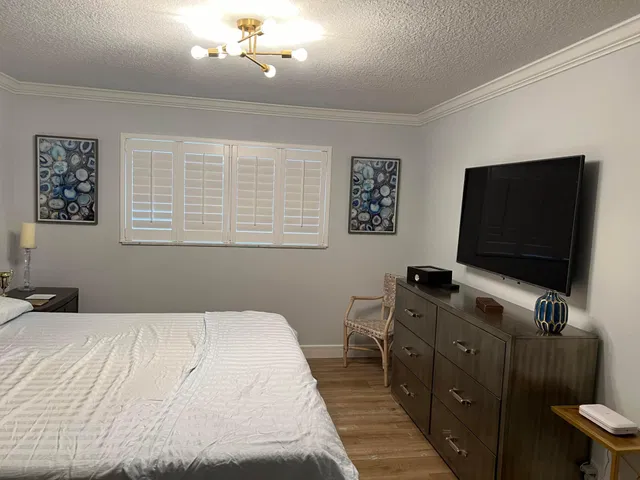 Unit 102 photo 12