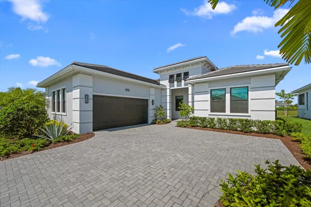 Residence photo 3