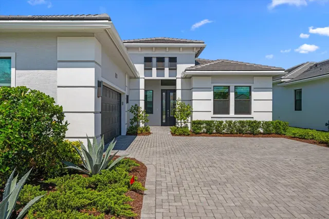 Residence photo 5