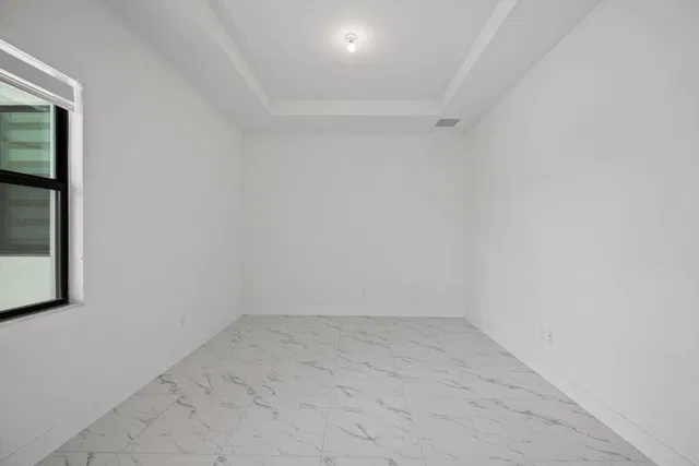 Residence photo 8