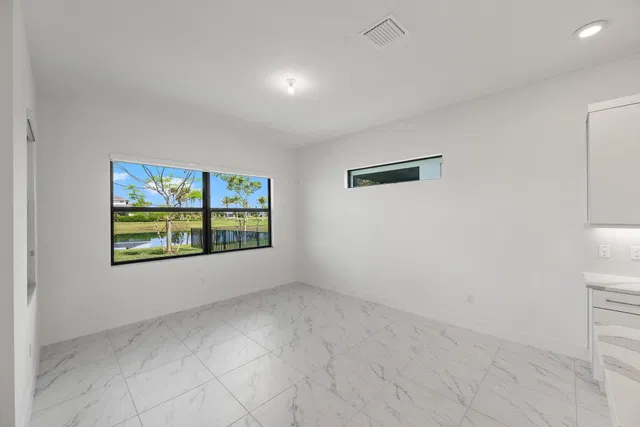 Residence photo 22