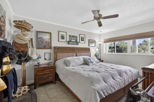 Unit 110 photo 22
