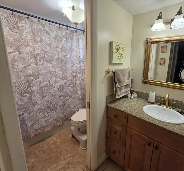 Unit 110 photo 24