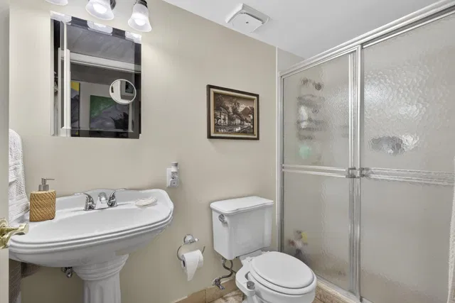 Unit 110 photo 28