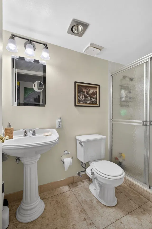 Unit 110 photo 29