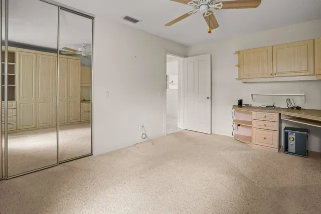 Residence photo 16