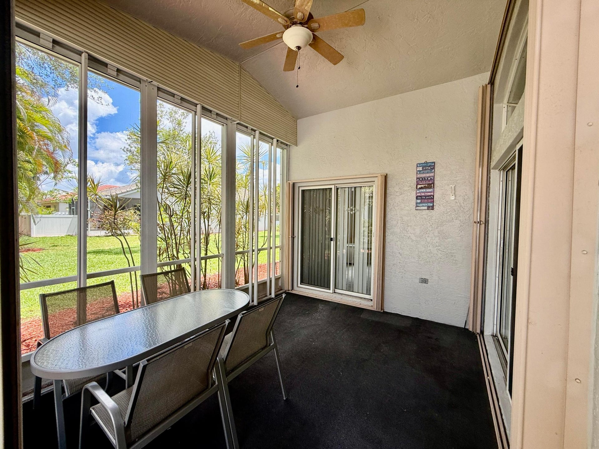 Residence photo 15