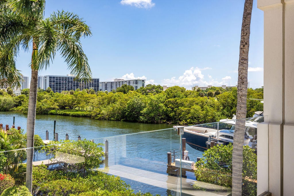 Harbour Isles Residence photo 24