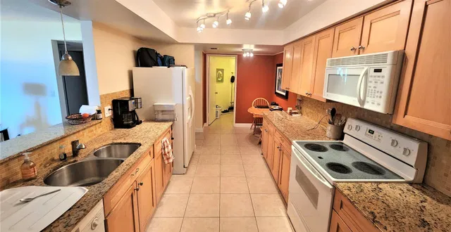 Unit 9403 photo 24
