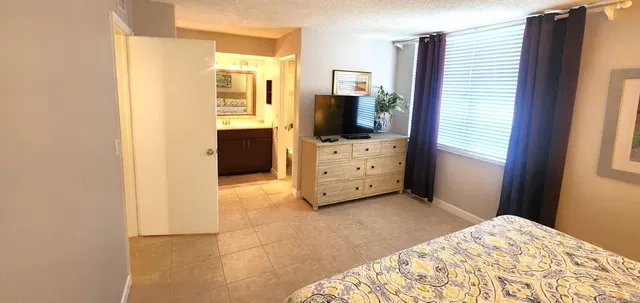 Unit 9403 photo 33