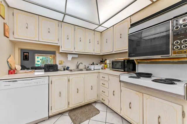  Unit 3170 photo 8