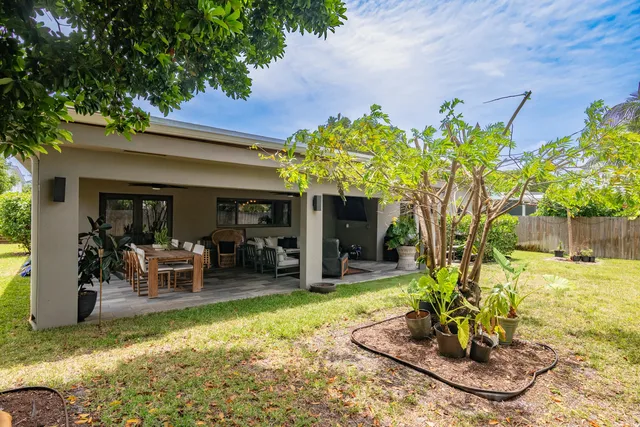 SoSo West Palm Beach Residence photo 39