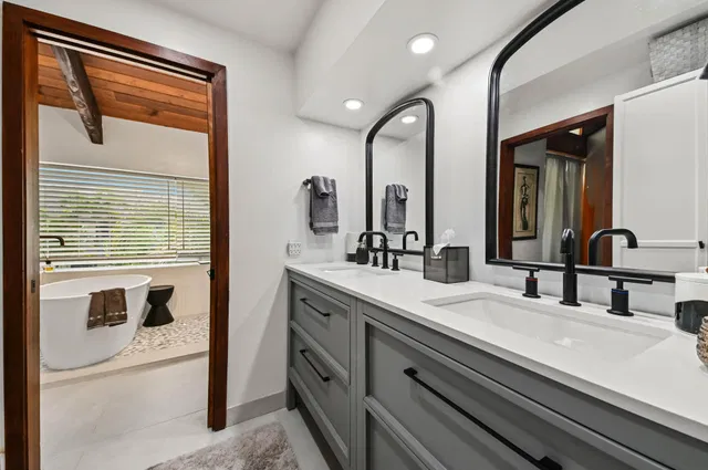 South Palm Beach Unit 111 photo 17