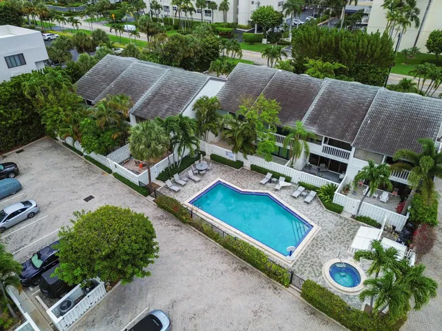 South Palm Beach Unit 111 photo 33