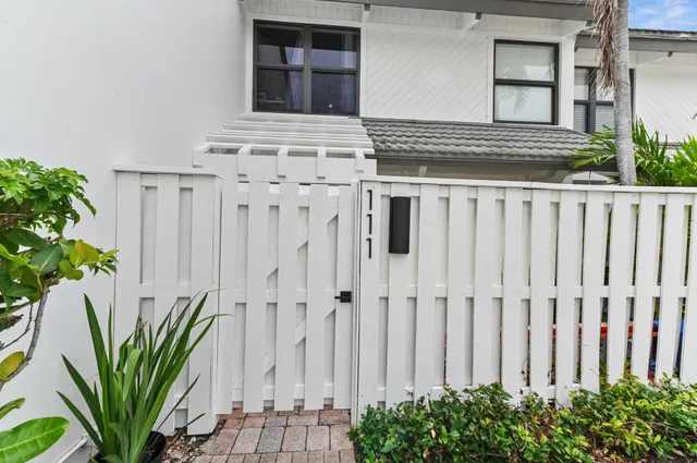 South Palm Beach Unit 111 photo 34