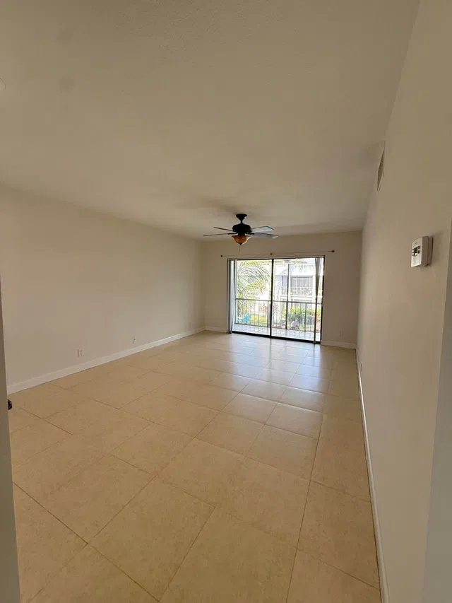 Unit 405 photo 12