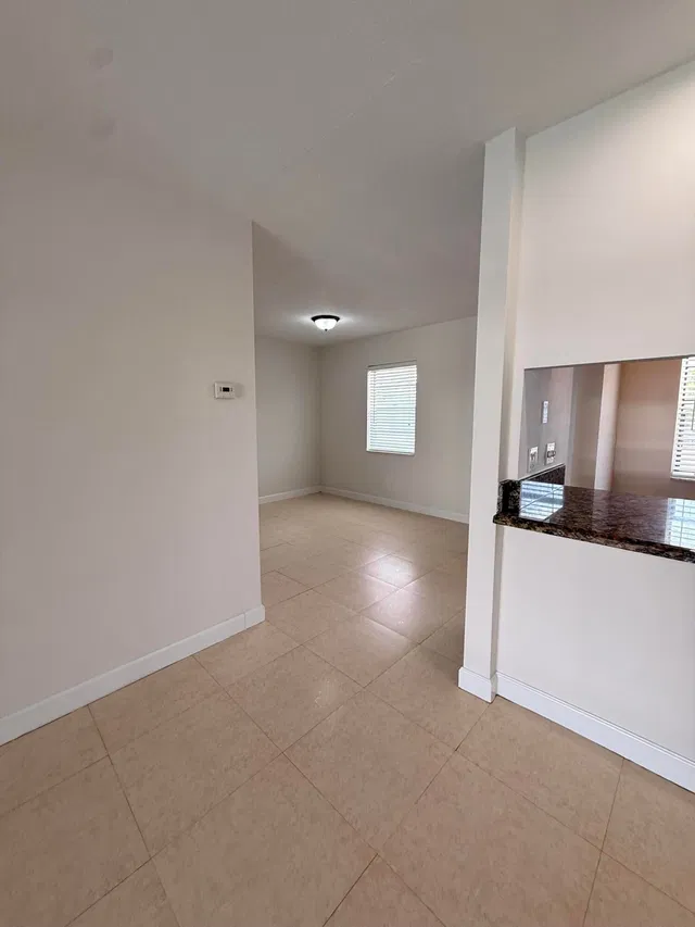 Unit 405 photo 14