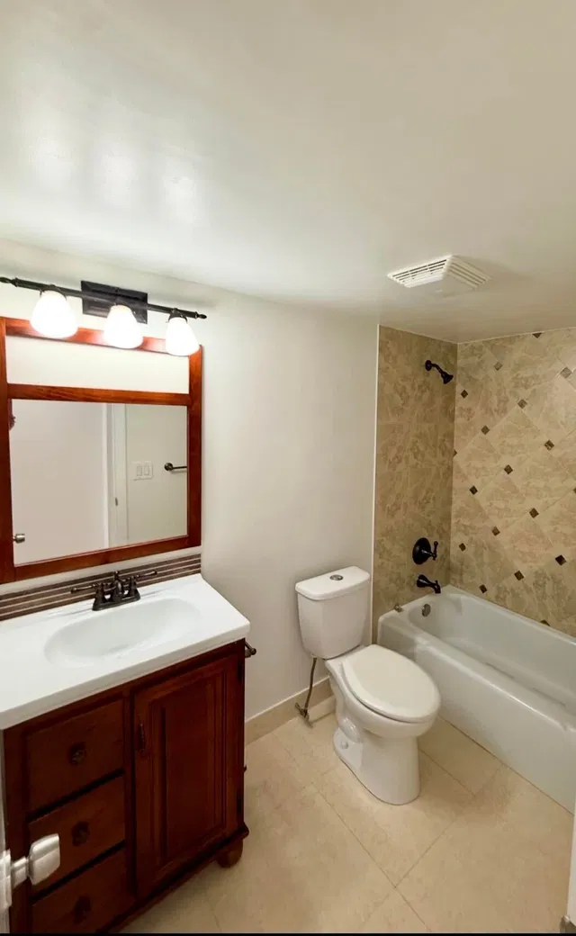 Unit 405 photo 15