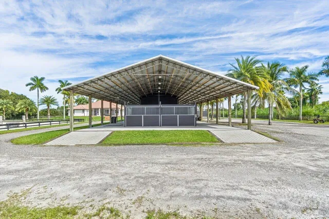 Residence photo 19