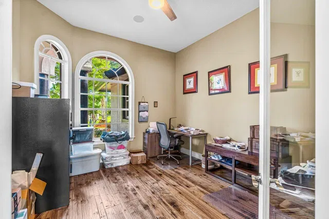 Residence photo 89