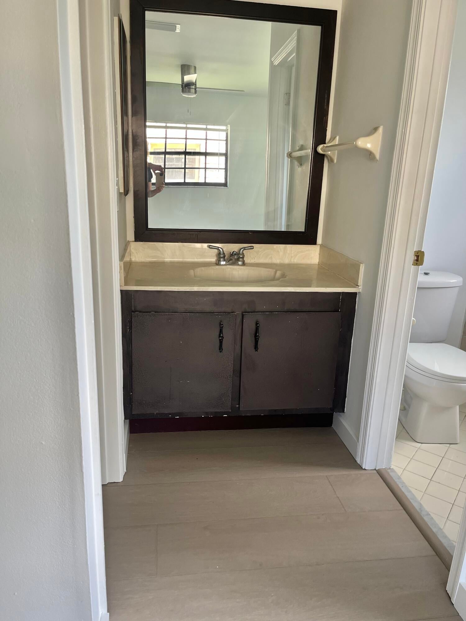 Unit 4243 photo 9