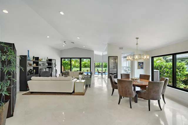 Residence photo 12