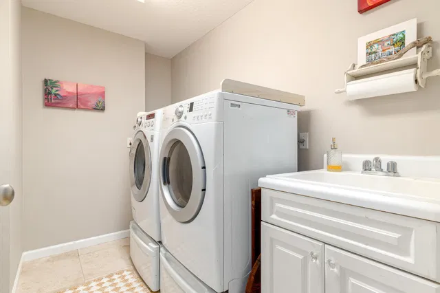  Residence photo 48