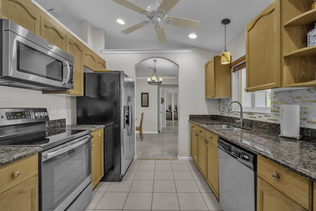 Residence photo 3