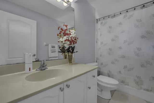 Residence photo 16