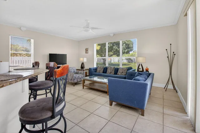 Residence photo 9