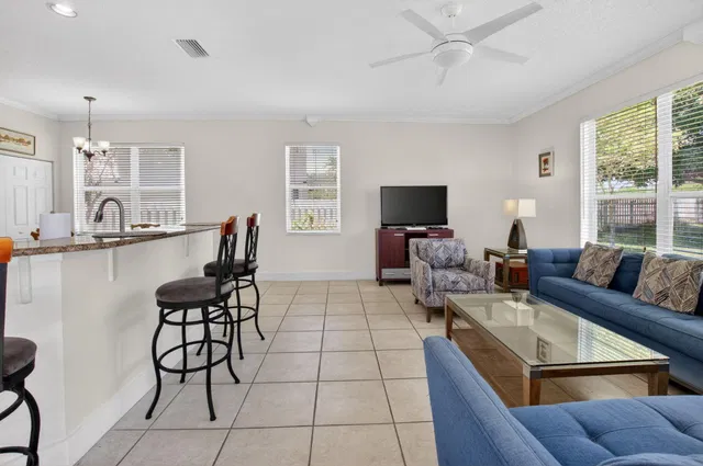 Residence photo 11