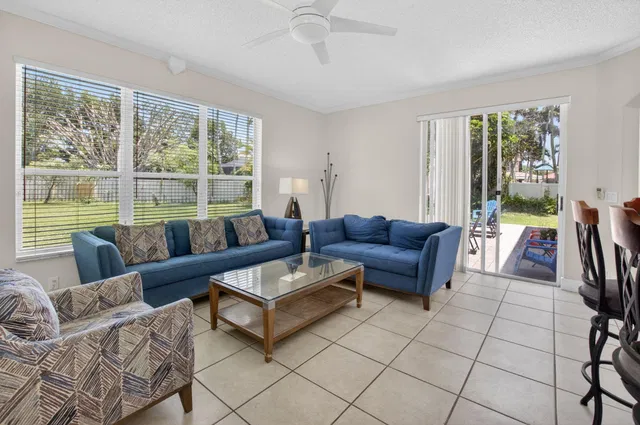 Residence photo 17