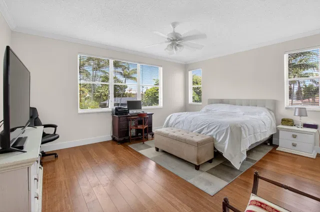 Residence photo 26