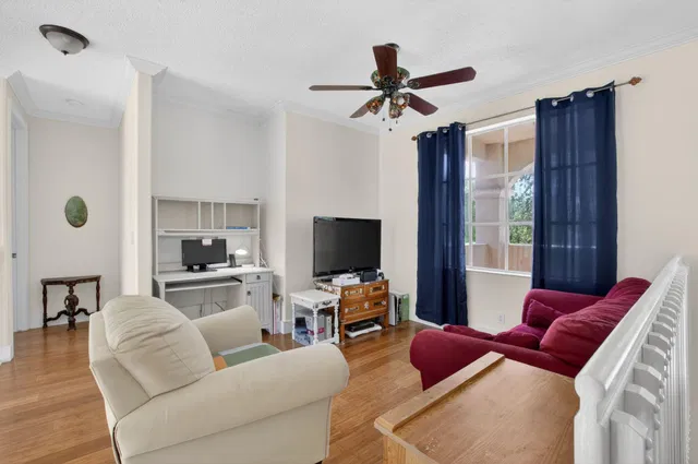 Residence photo 34