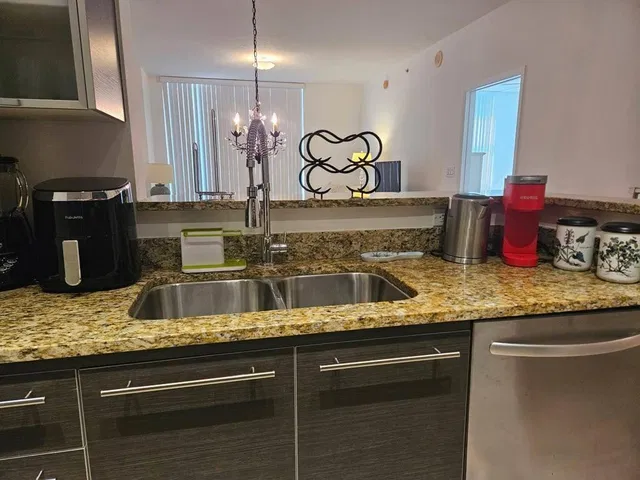 CityPlace South Tower Unit 812 photo 9