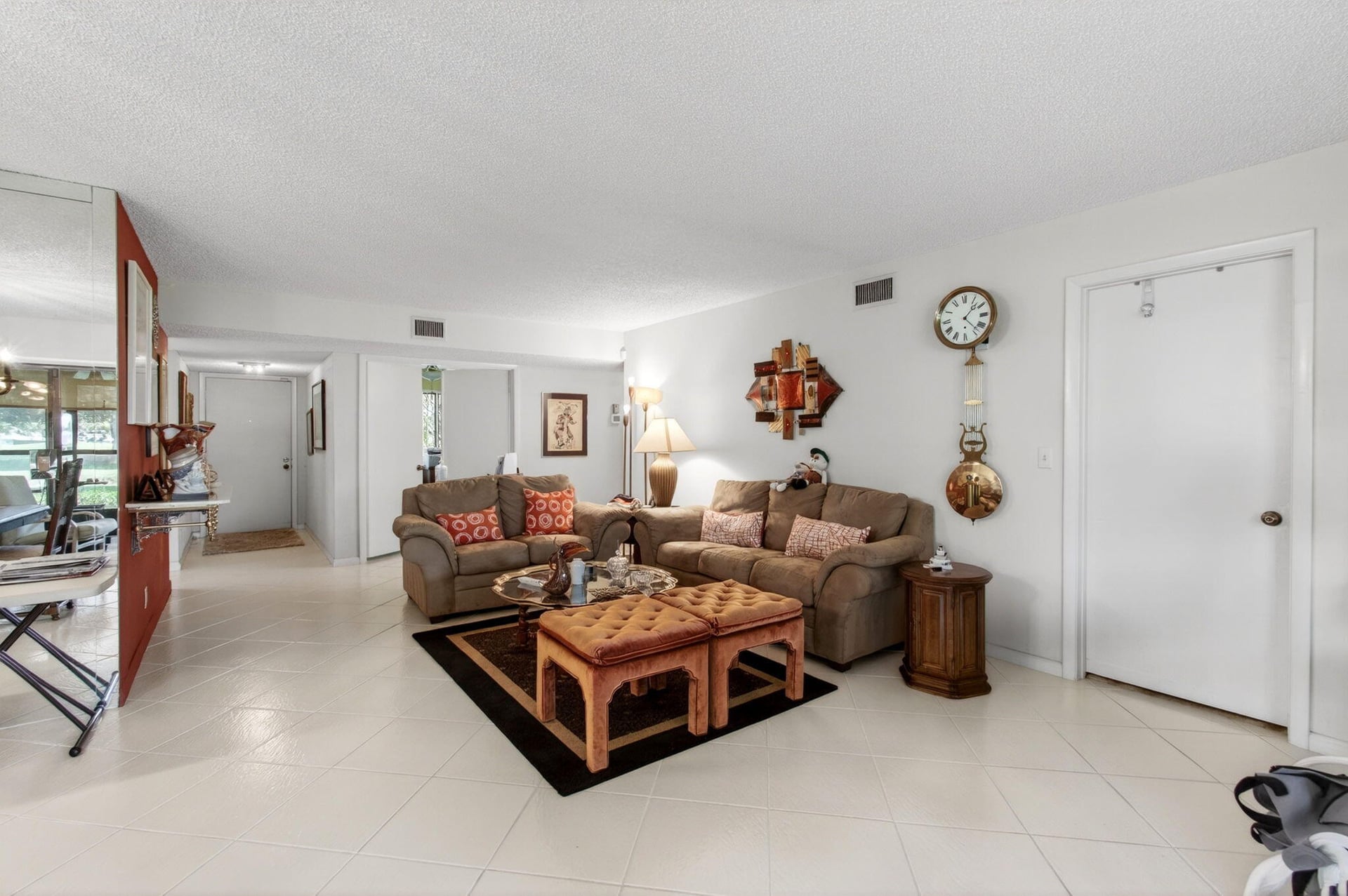 Unit 104 photo 11