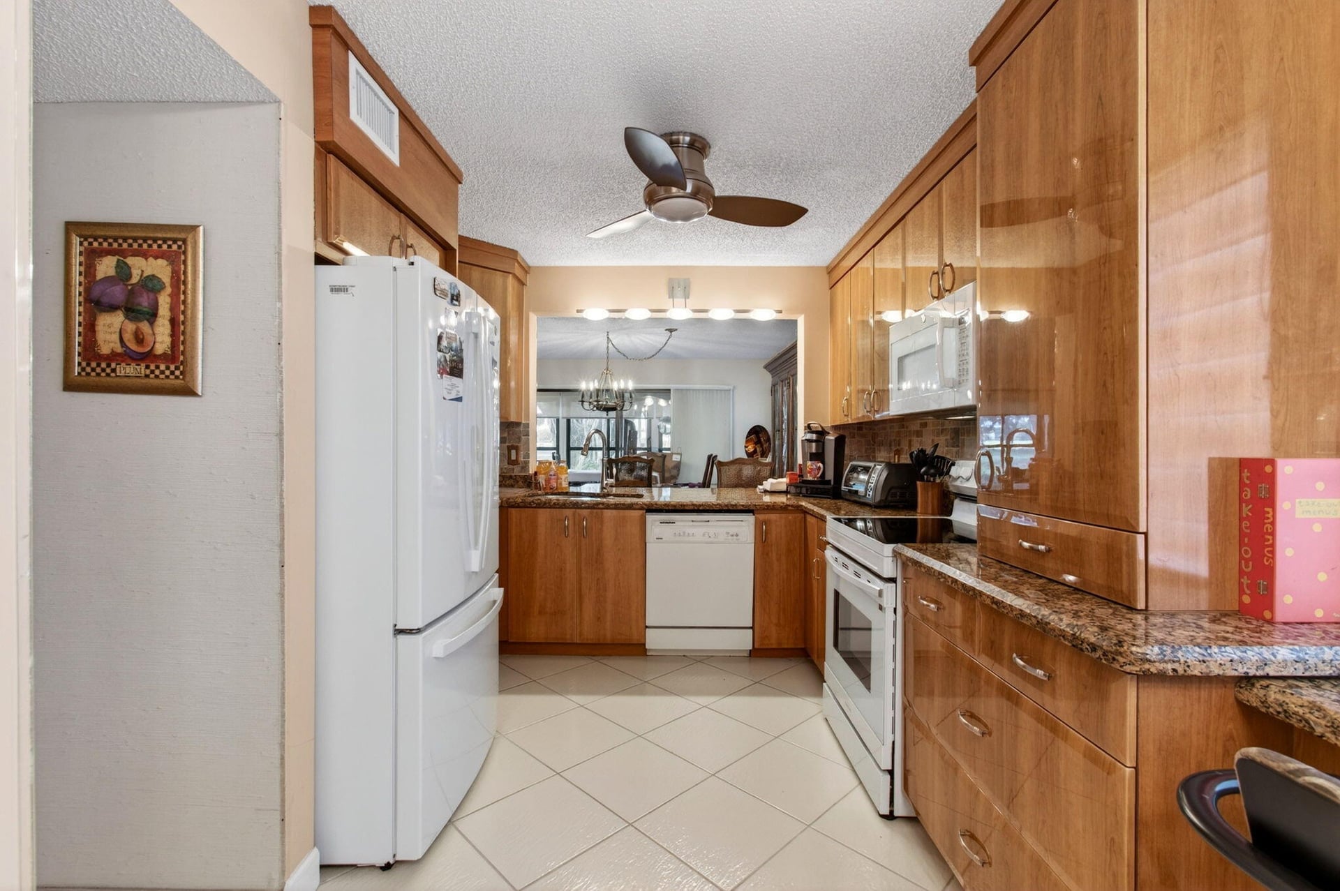 Unit 104 photo 18