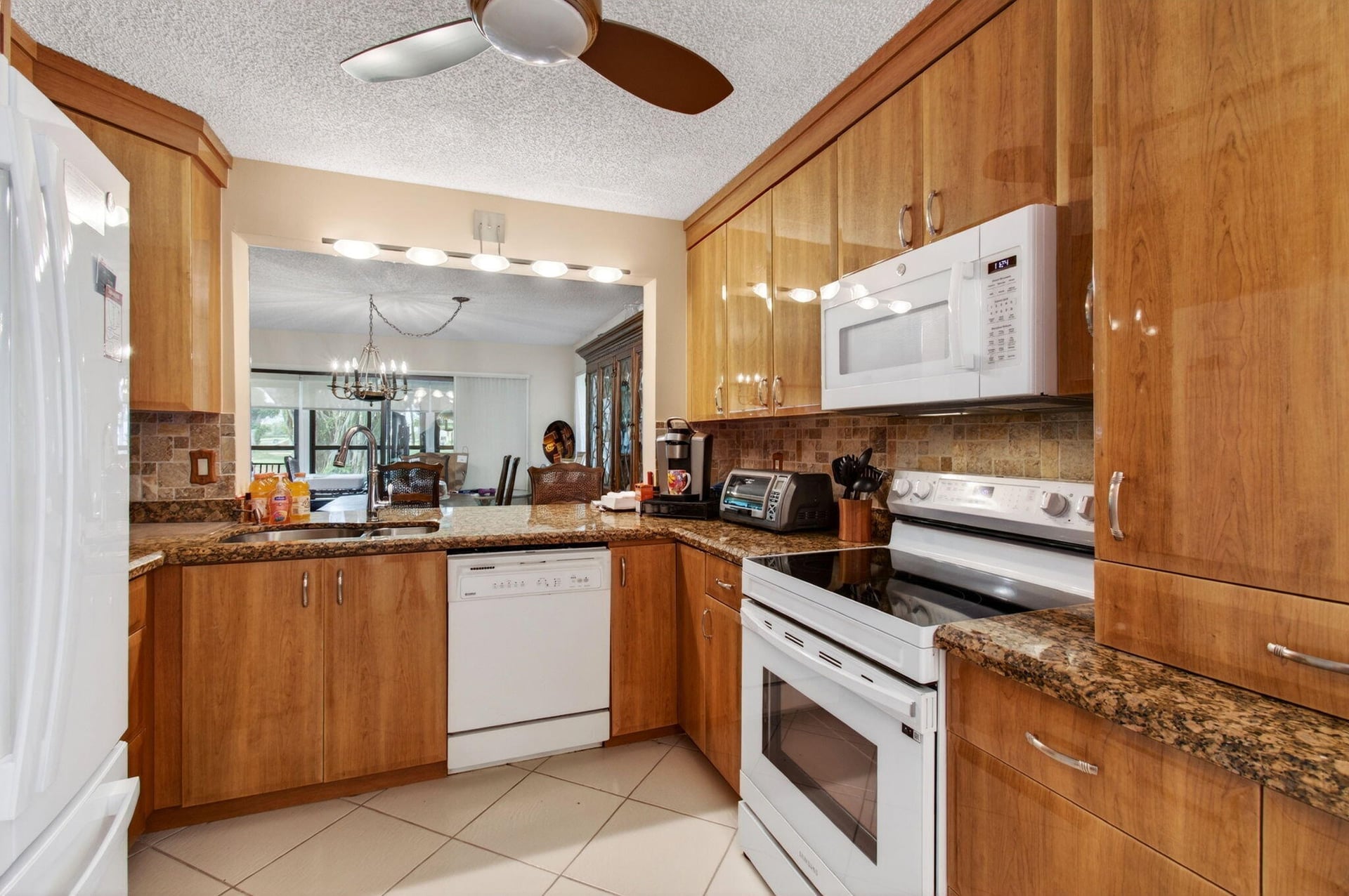 Unit 104 photo 19