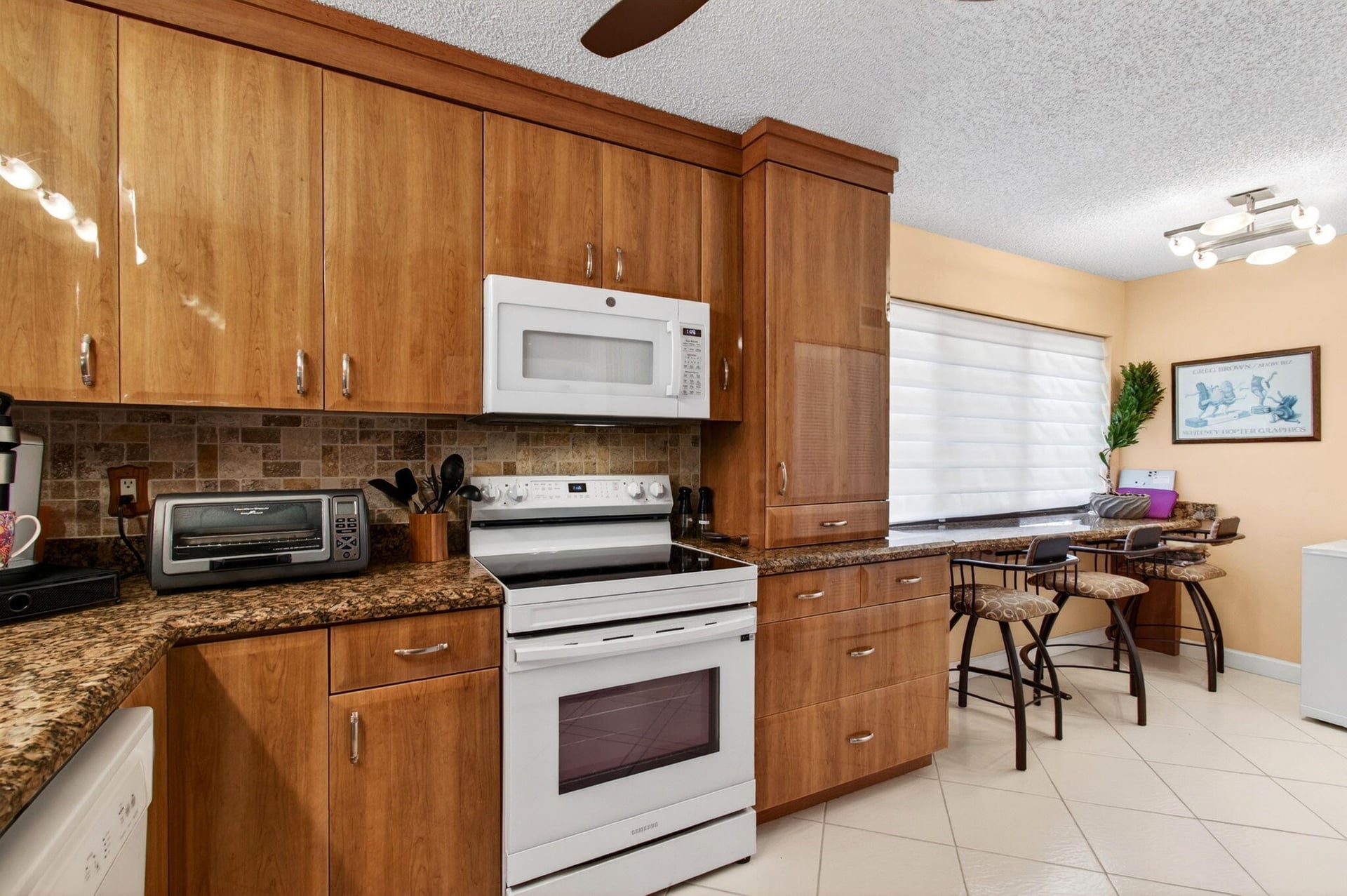 Unit 104 photo 21