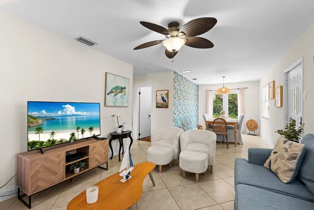 Residence photo 17
